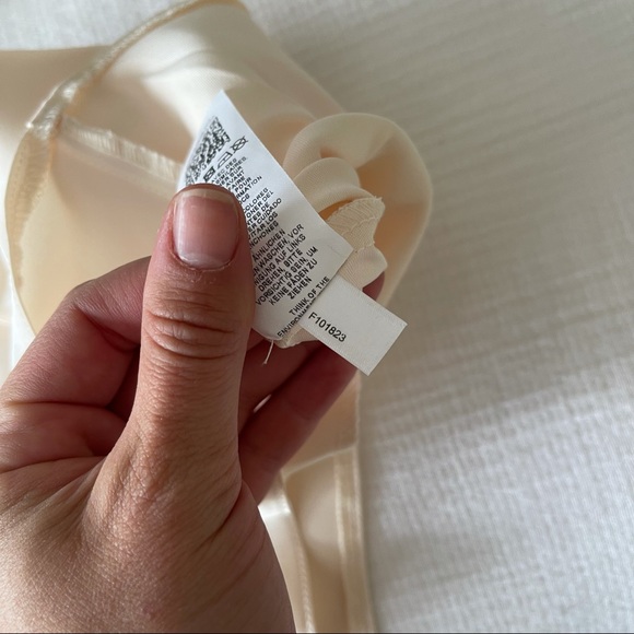 ASOS Design Silky Sleeveless Blouse Top Cream - Picture 9 of 9